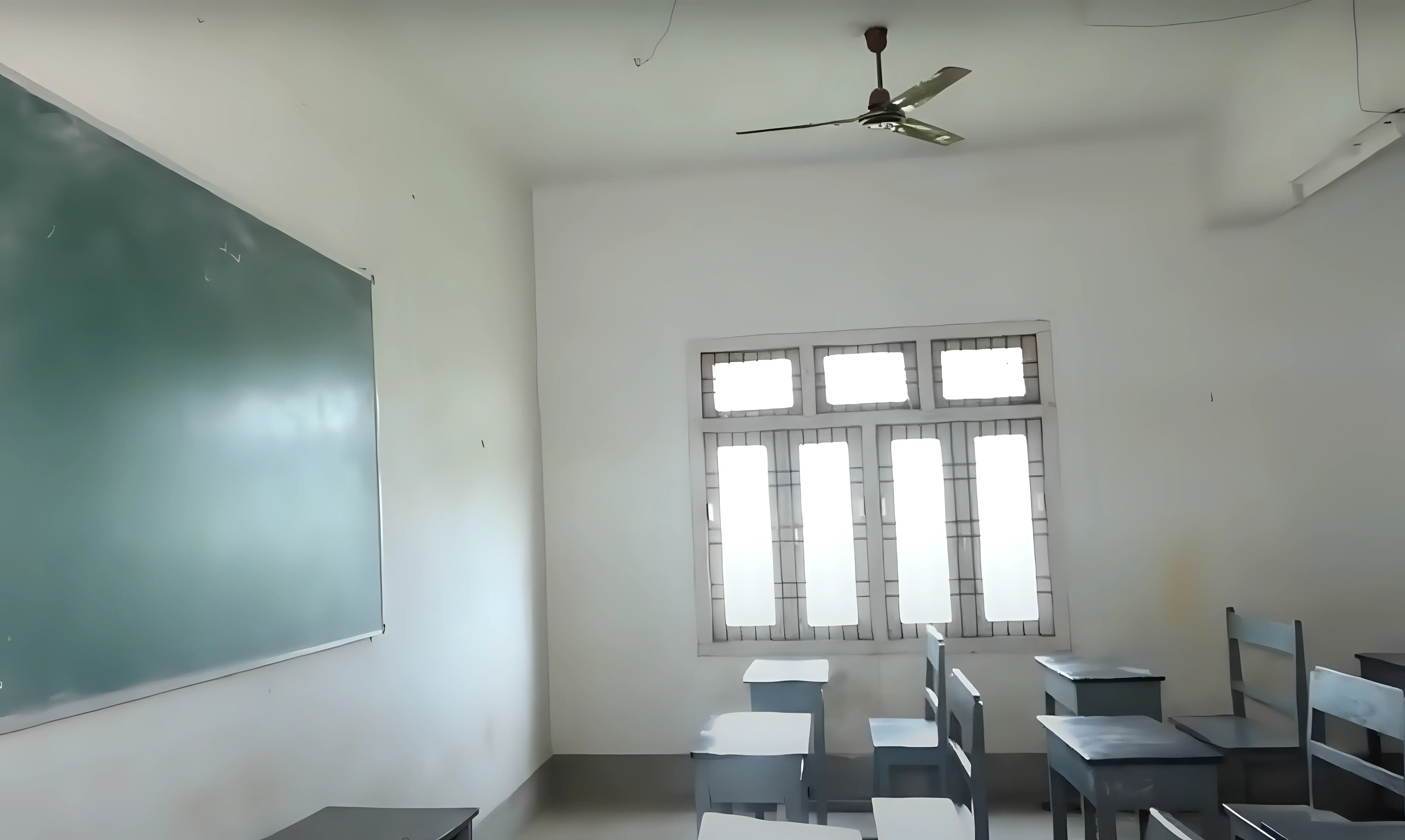 Roland Institute of Technology Berhampur classroom photo 2